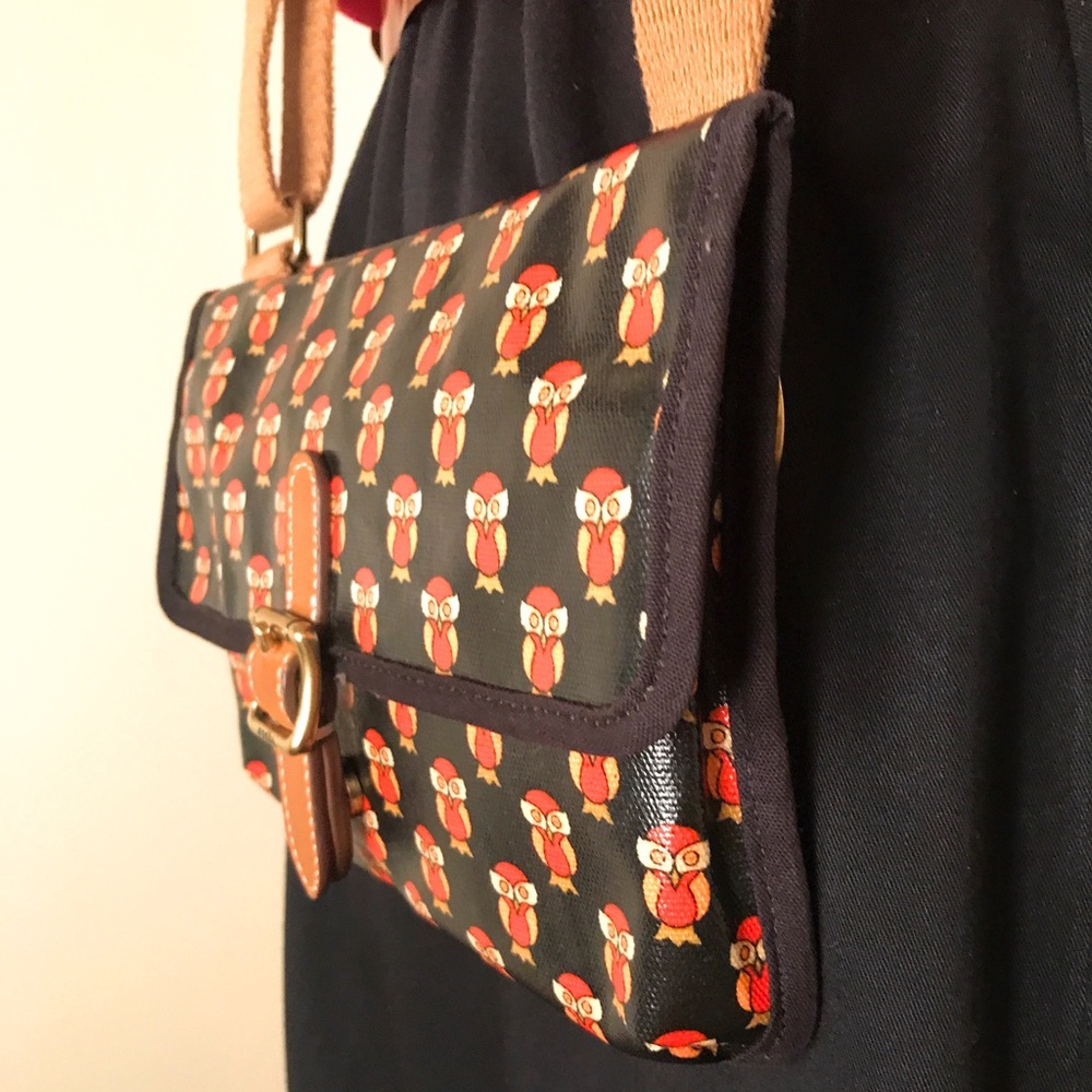 Fossil flap small cross body with owl print.